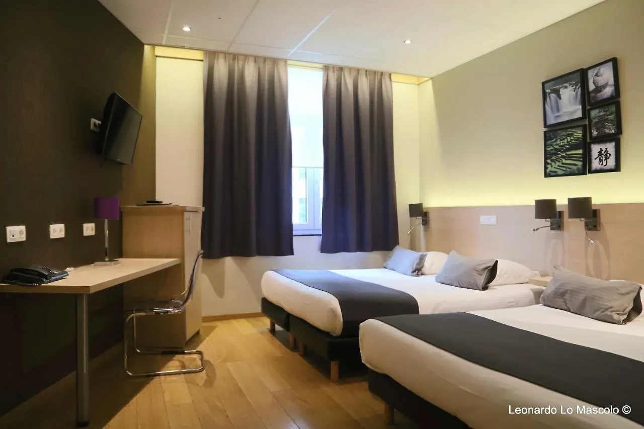 ***  Hotel De L'Univers Liege Belgium