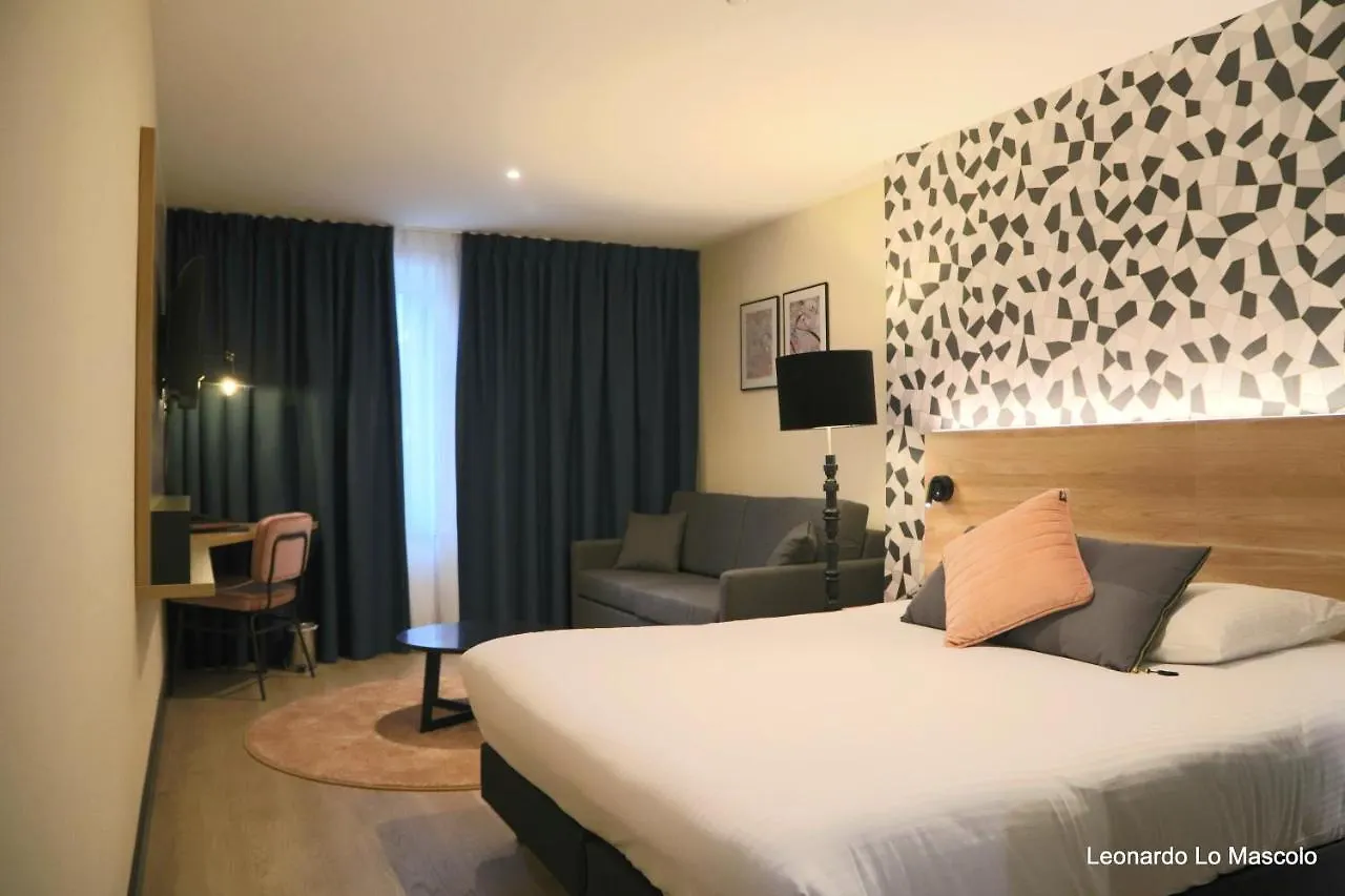 ***  Hotel De L'Univers Liege Belgium